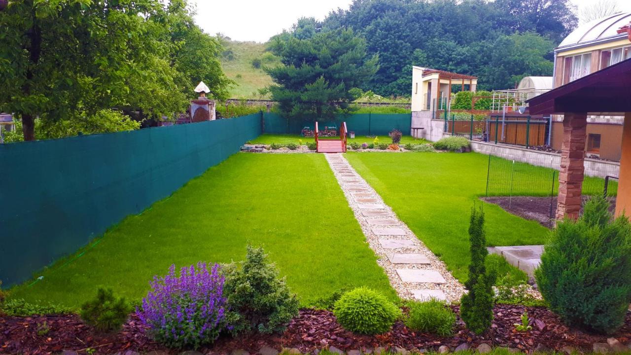 Privat Velvet Guest House Turcianske Teplice Ngoại thất bức ảnh