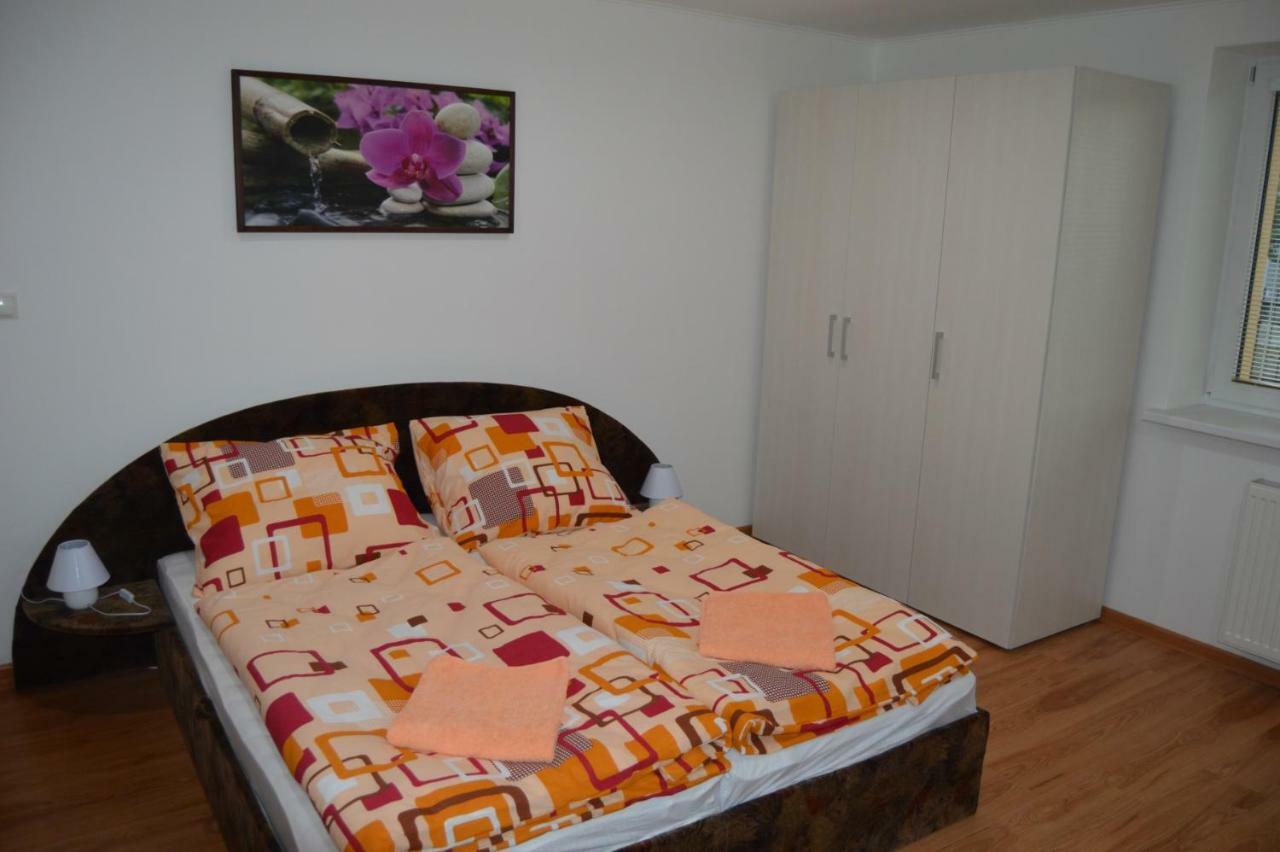 Privat Velvet Guest House Turcianske Teplice Ngoại thất bức ảnh
